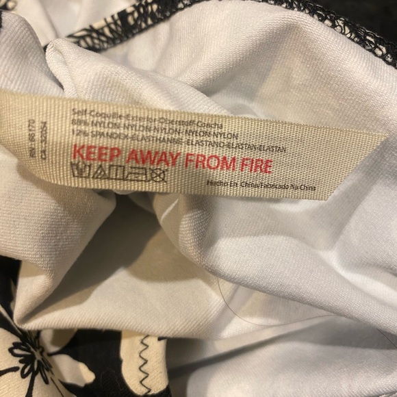 Free People M thong bodysuit with puff sleeve black and white floral print - Picture 3 of 5